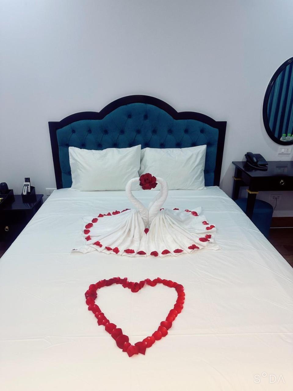 Nhat Tan Hotel Hanoi Exterior photo